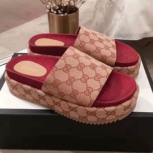 Gucci GG women’s slides